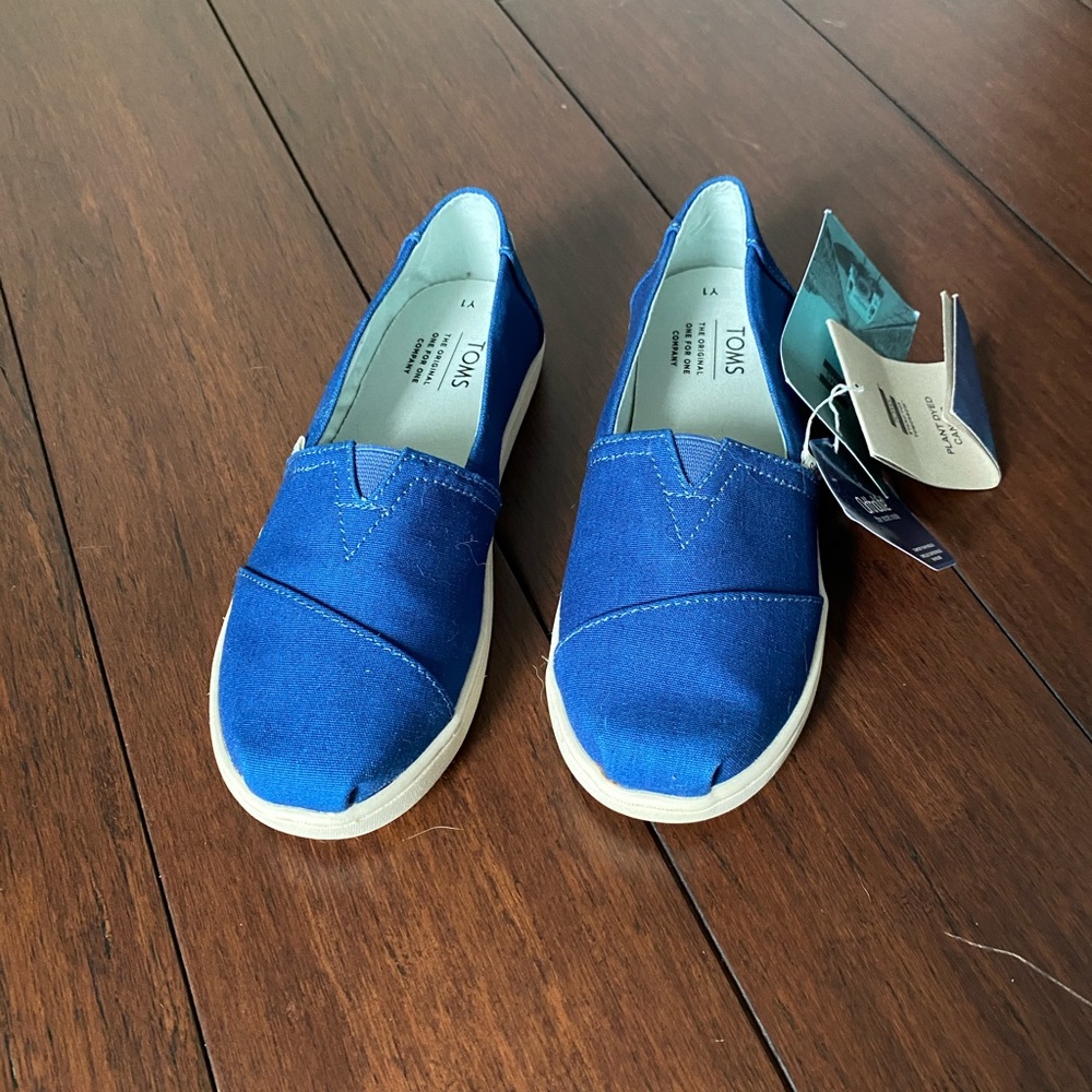 TOMS kids shoes